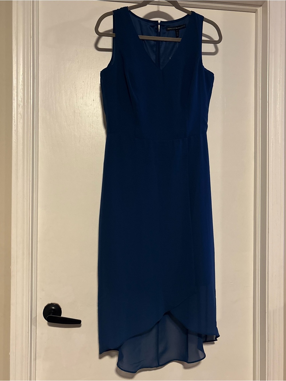 🌸White House Black Market Sleeveless V-Neck Asymmetrical Hem Dress in Deep Blue